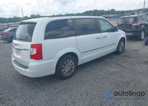 2015 Chrysler Town & Country Touring-L z USA, uszkodzony, nr VIN 2C4RC1CG6FR673922
